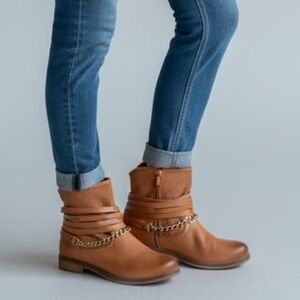 Wojas Light Brown Chain Leather Ankle Booties Sz 38